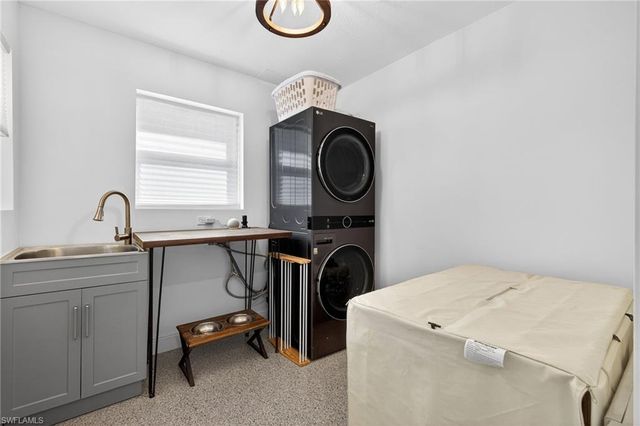 867 Oak ST, Fort Myers Beach, FL 33931