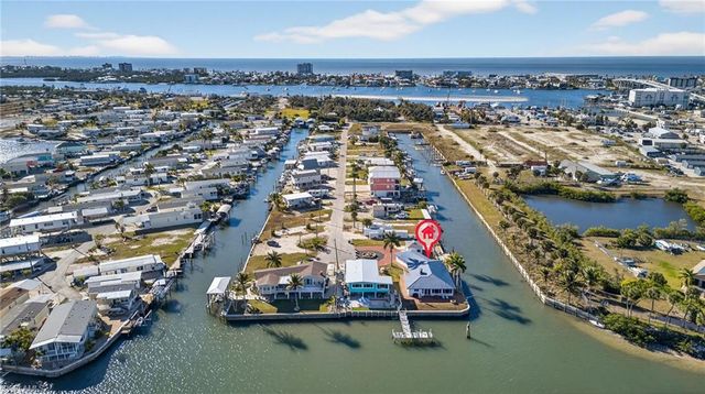 867 Oak ST, Fort Myers Beach, FL 33931