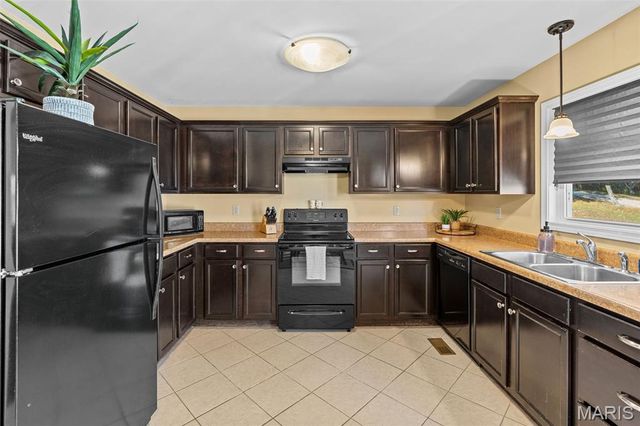 711 Sawyer Terrace, New Haven, MO 63068