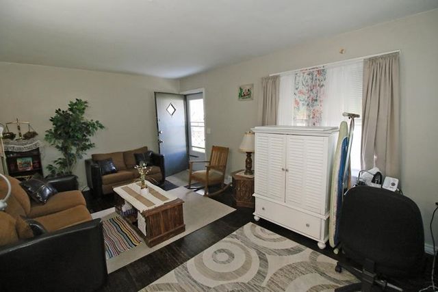 1842 N Minneapolis St, Wichita, KS 67214