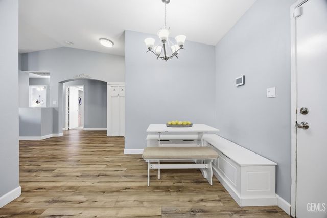 3330 Floral Meadow Drive, Bakersfield, CA 93308