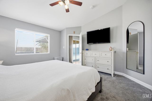 3330 Floral Meadow Drive, Bakersfield, CA 93308