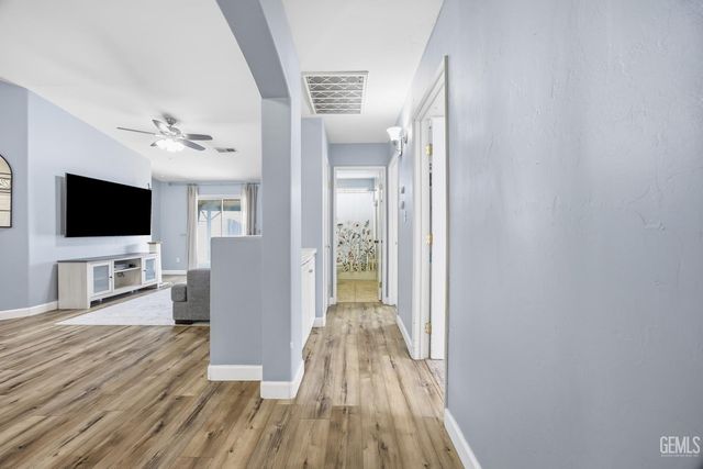 3330 Floral Meadow Drive, Bakersfield, CA 93308