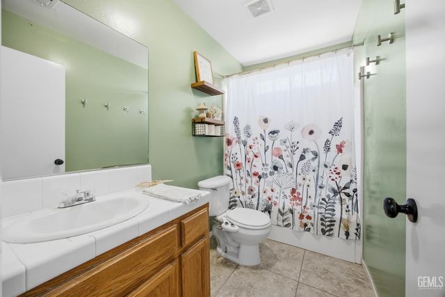 3330 Floral Meadow Drive, Bakersfield, CA 93308