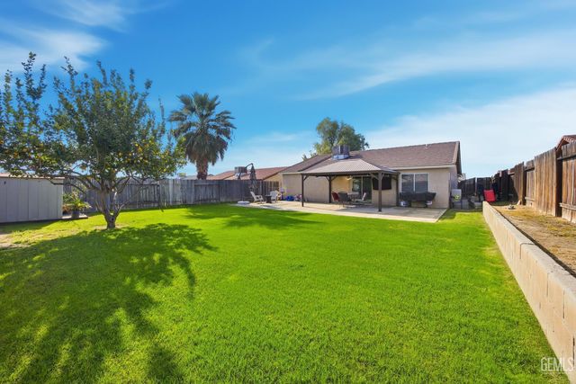 3330 Floral Meadow Drive, Bakersfield, CA 93308