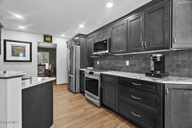 37 Kettles Way, Queensbury, NY 12804