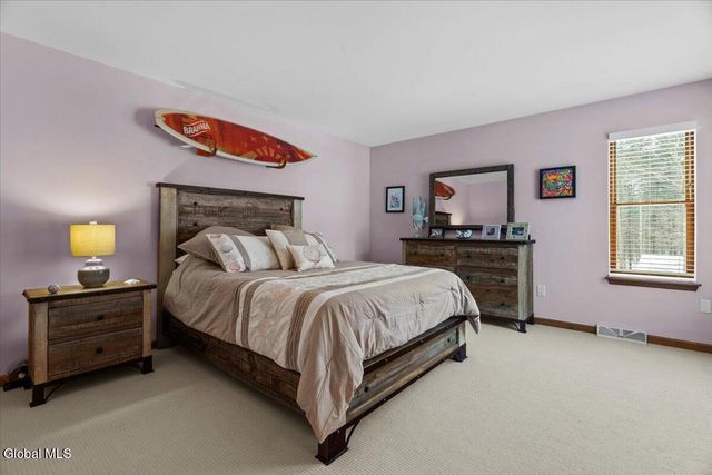 37 Kettles Way, Queensbury, NY 12804