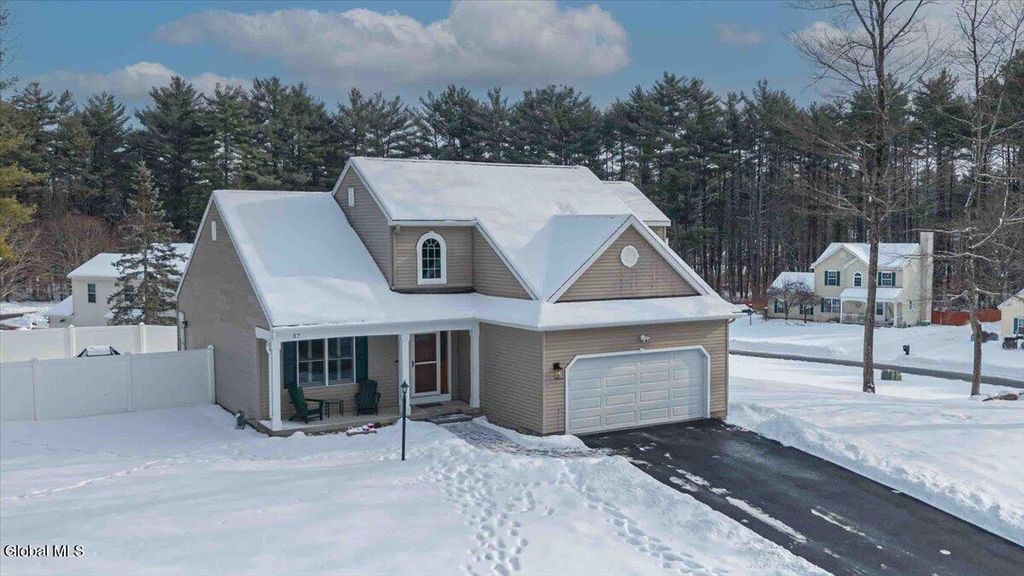 37 Kettles Way, Queensbury, NY 12804