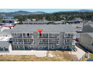 171 Sw 101 Hwy 303, Lincoln City, OR 97367