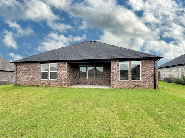 429 W Canada Drive, Farmington, AR 72730
