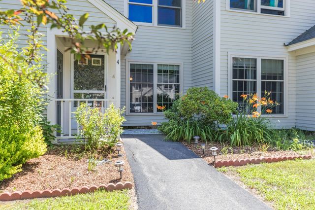 4 Woodland Green, Rochester, NH 03868