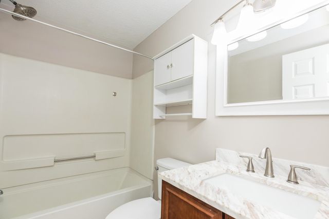 4 Woodland Green, Rochester, NH 03868