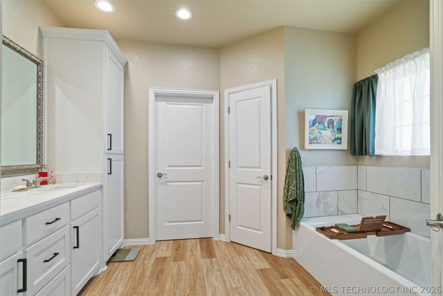 62 Bull Run Road, Calera, OK 74730