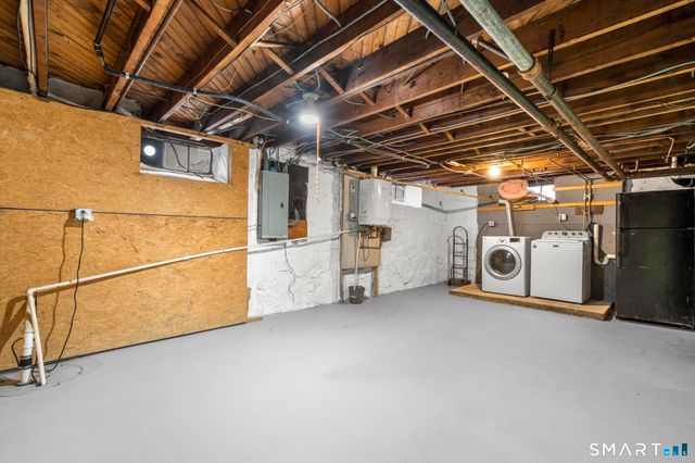 37 Byrneside Avenue, Waterbury, CT 06704