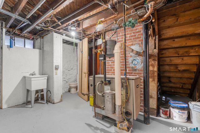 37 Byrneside Avenue, Waterbury, CT 06704