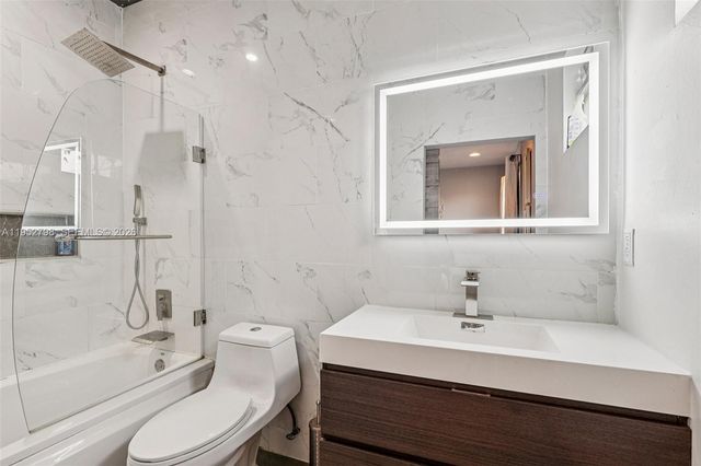 2307 Washington Street 5, Hollywood, FL 33020