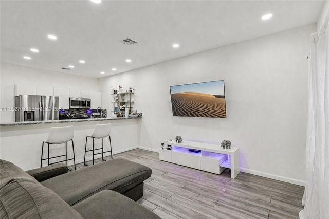 2307 Washington Street 5, Hollywood, FL 33020