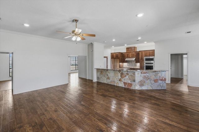 122 Eagle Pass Lane, Weatherford, TX 76087