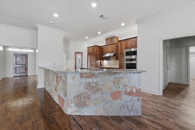 122 Eagle Pass Lane, Weatherford, TX 76087