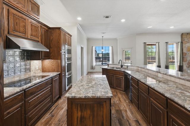 122 Eagle Pass Lane, Weatherford, TX 76087