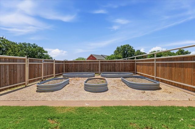 122 Eagle Pass Lane, Weatherford, TX 76087