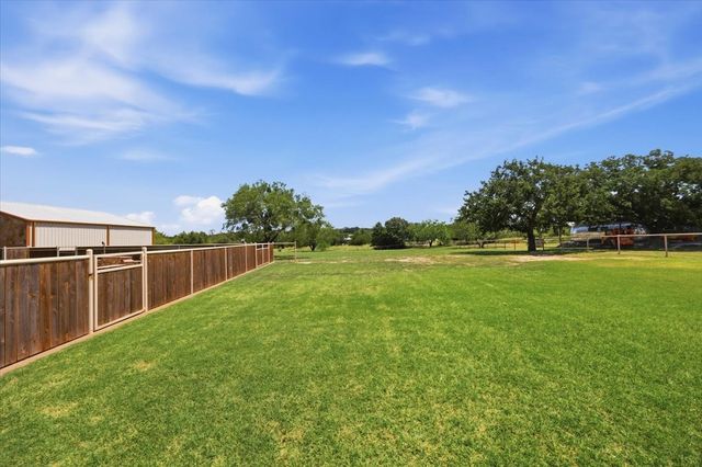 122 Eagle Pass Lane, Weatherford, TX 76087