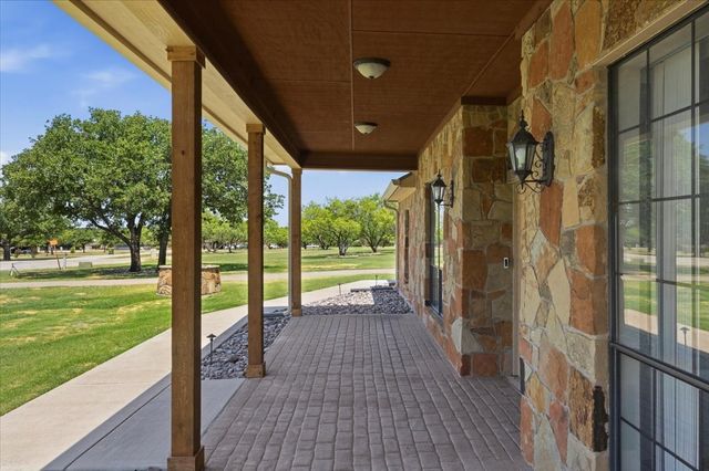 122 Eagle Pass Lane, Weatherford, TX 76087