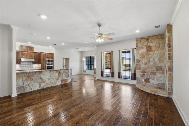122 Eagle Pass Lane, Weatherford, TX 76087