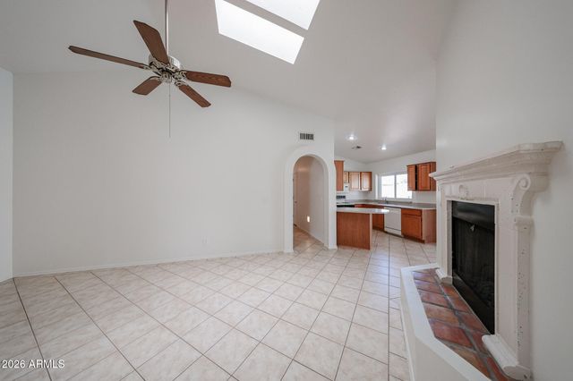 9122 W HEARN Road, Peoria, AZ 85381