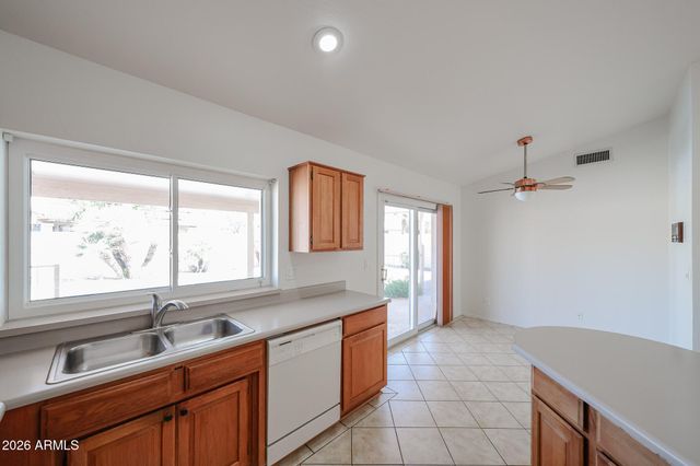 9122 W HEARN Road, Peoria, AZ 85381