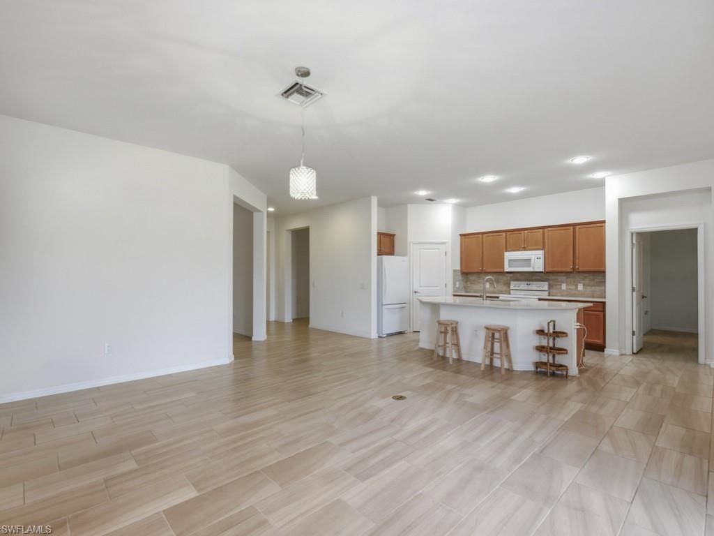 10646 Essex Square BLVD, FORT MYERS, FL 33913 — photo 3