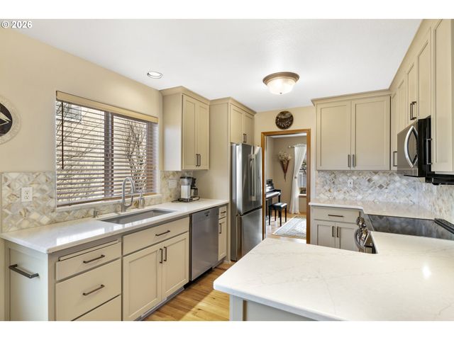 17567 Sw INKSTER Dr, Sherwood, OR 97140