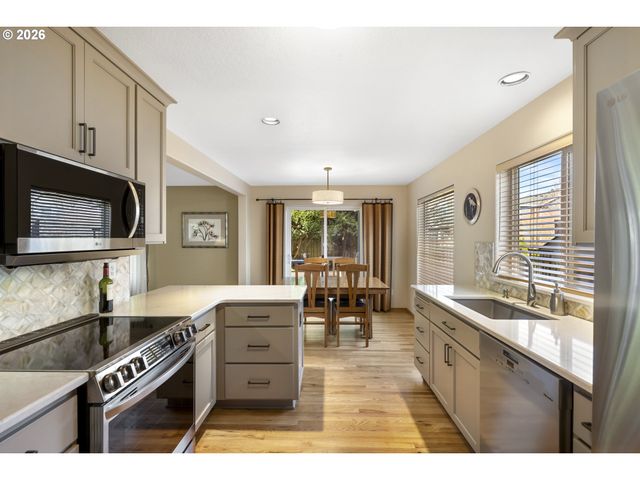 17567 Sw INKSTER Dr, Sherwood, OR 97140