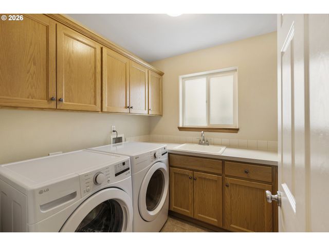 17567 Sw INKSTER Dr, Sherwood, OR 97140