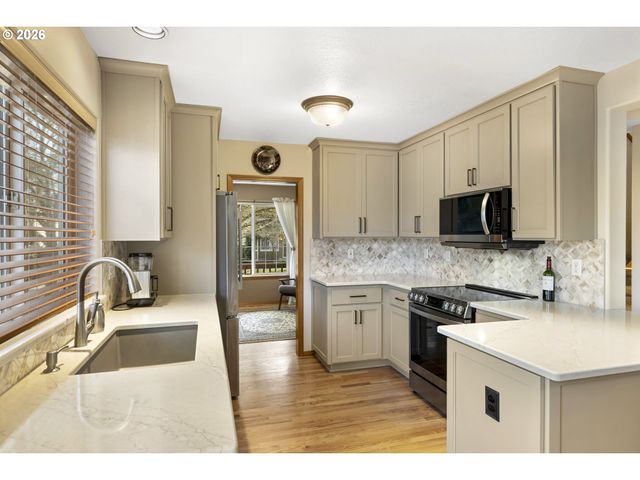 17567 Sw INKSTER Dr, Sherwood, OR 97140