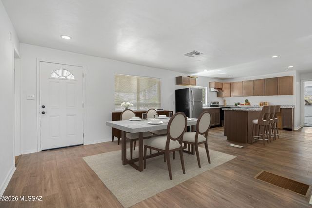 12466 W Vegas Drive, Tucson, AZ 85736