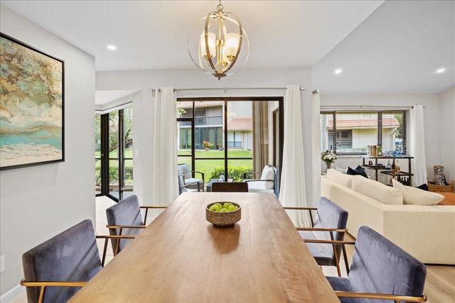 5670 Coach House Circle B, Boca Raton, FL 33486
