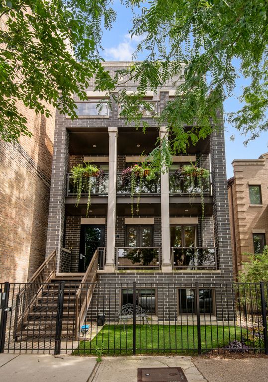 2147 N Southport Avenue 3, Chicago, IL 60614 — exterior