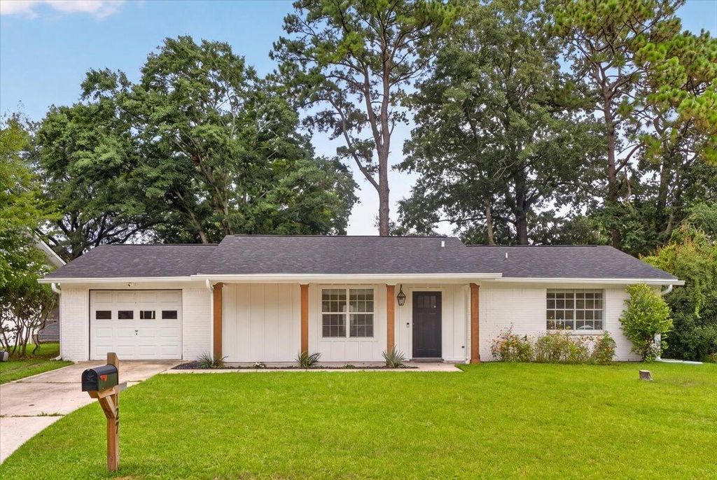 127 Saint Marks Drive, Goose Creek, SC 29445