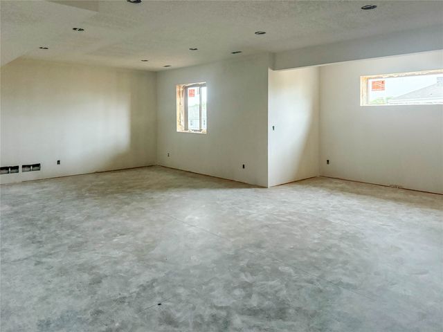 606 Ellis Circle, Adel, IA 50003