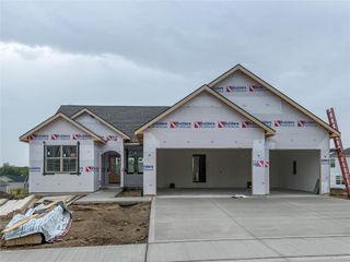 606 Ellis Circle, Adel, IA 50003