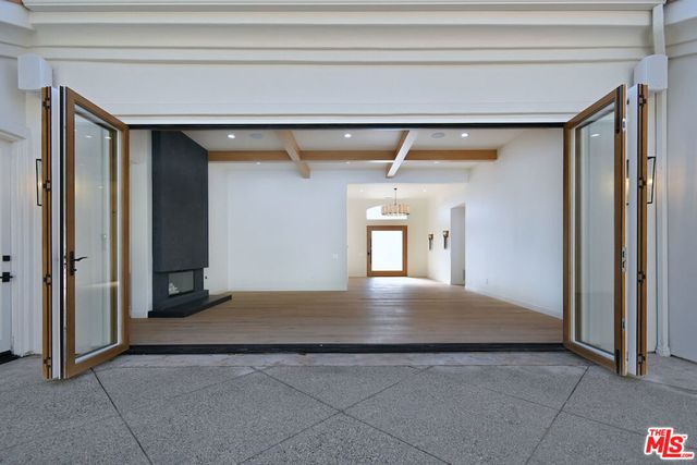 25605 Melbourne Court, Calabasas, CA 91302