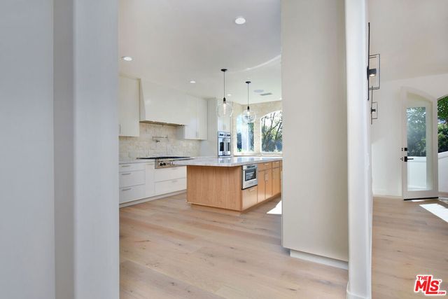 25605 Melbourne Court, Calabasas, CA 91302