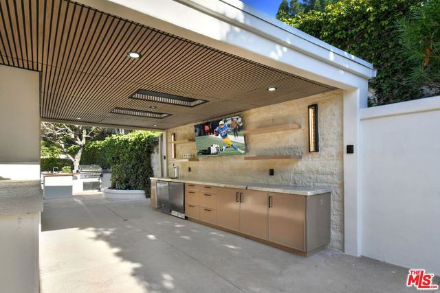 25605 Melbourne Court, Calabasas, CA 91302