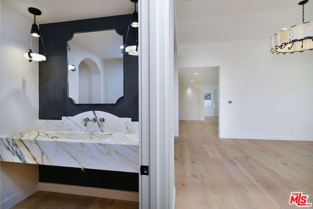 25605 Melbourne Court, Calabasas, CA 91302