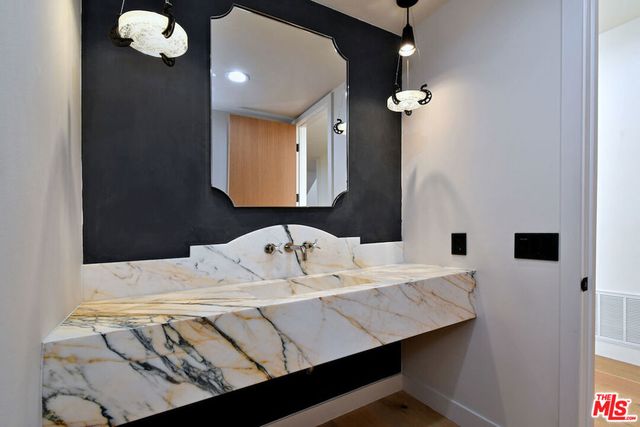 25605 Melbourne Court, Calabasas, CA 91302