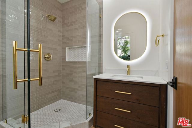 25605 Melbourne Court, Calabasas, CA 91302