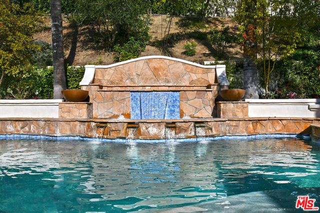 25605 Melbourne Court, Calabasas, CA 91302
