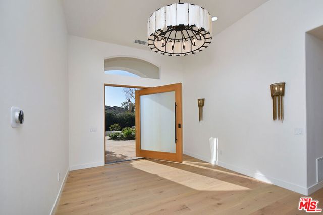 25605 Melbourne Court, Calabasas, CA 91302