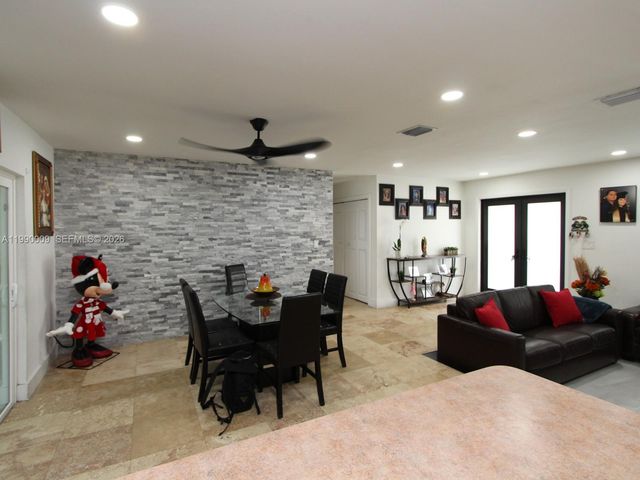 10760 SW 28th St, Miami, FL 33165